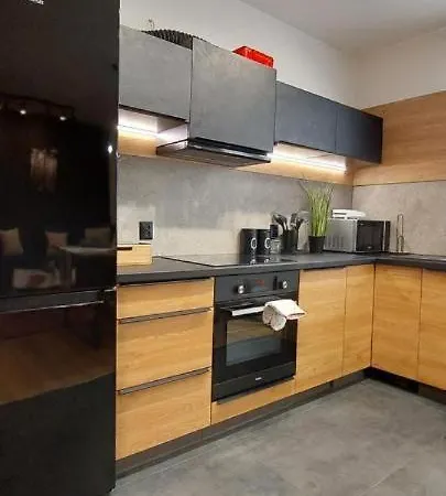 Poniatowskiego 8 Apartman *