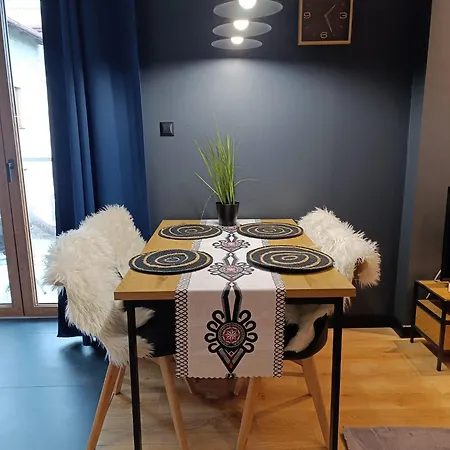 Poniatowskiego 8